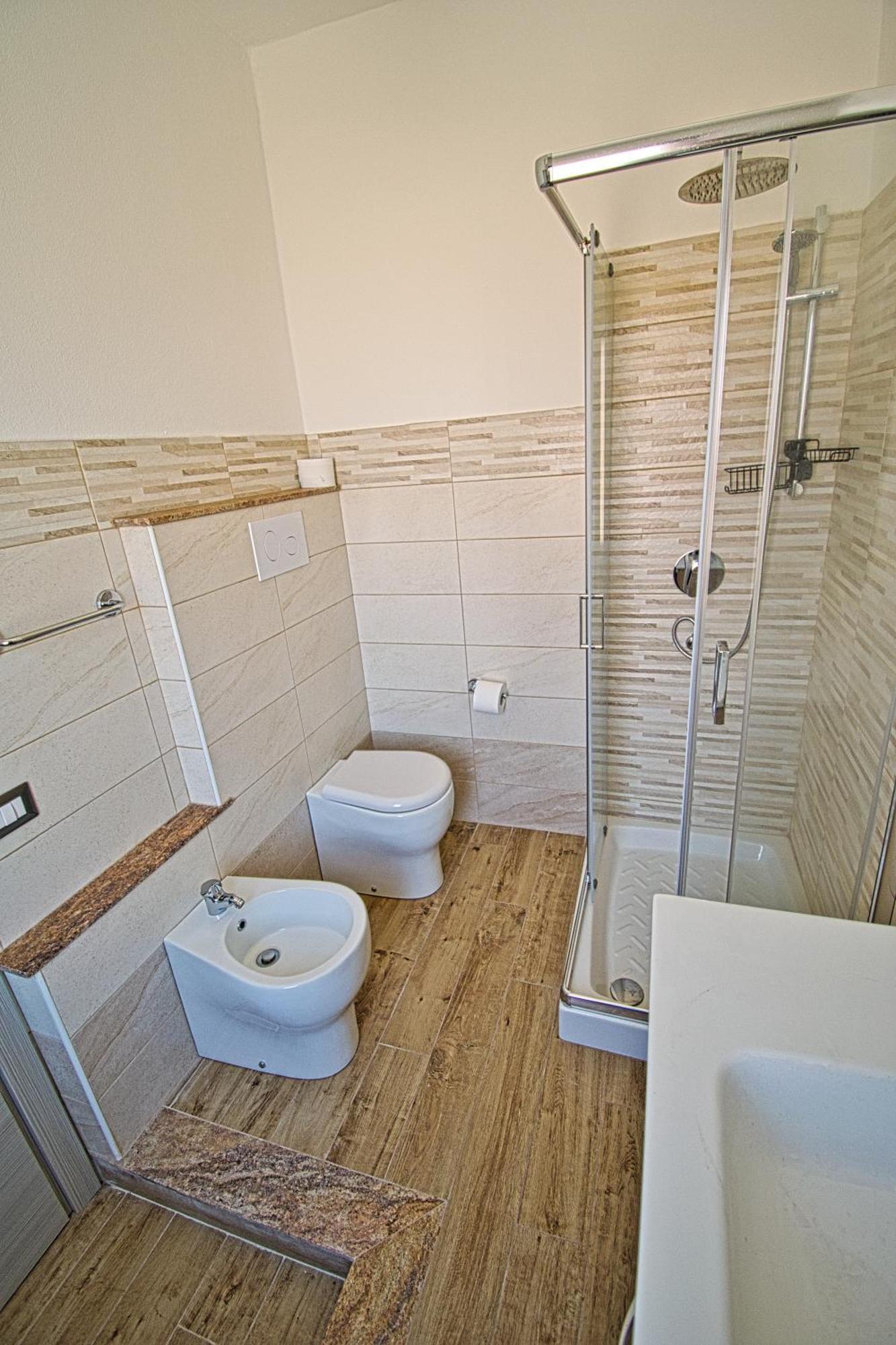 Dommu Livia Otel Lotzorai Dış mekan fotoğraf