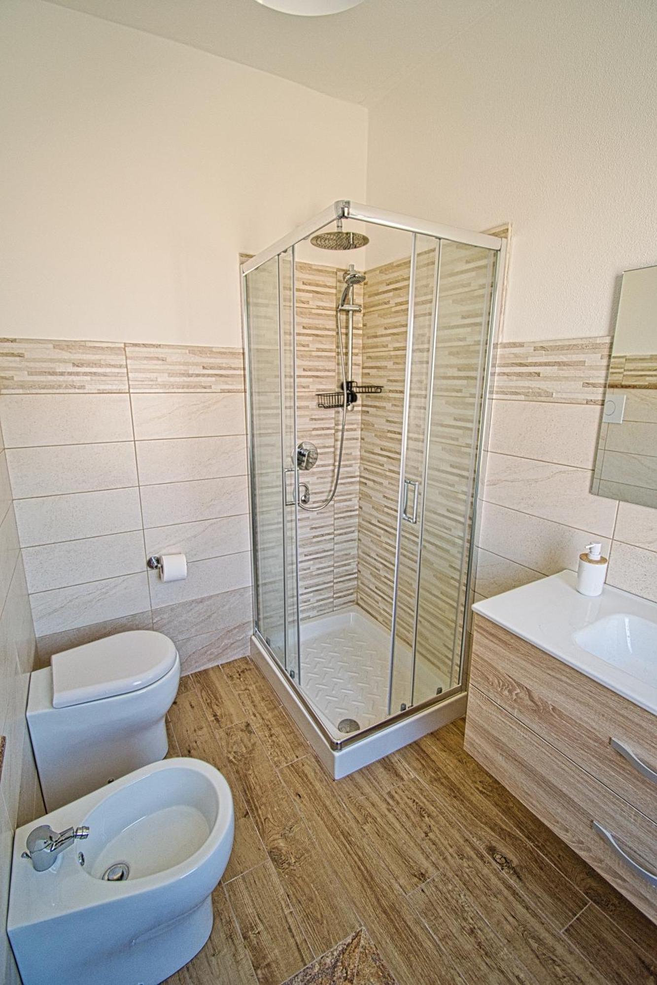 Dommu Livia Otel Lotzorai Dış mekan fotoğraf