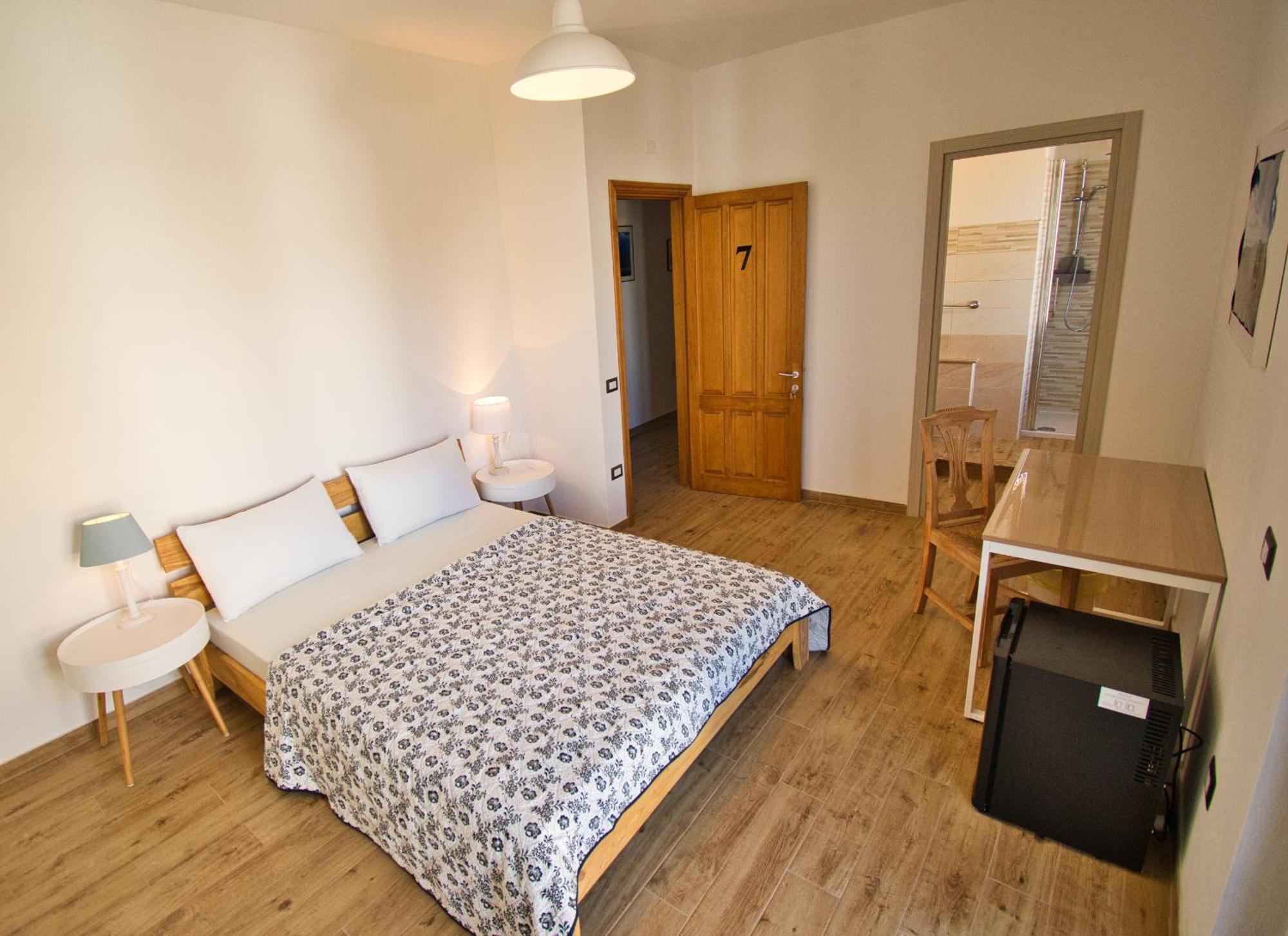 Dommu Livia Otel Lotzorai Dış mekan fotoğraf