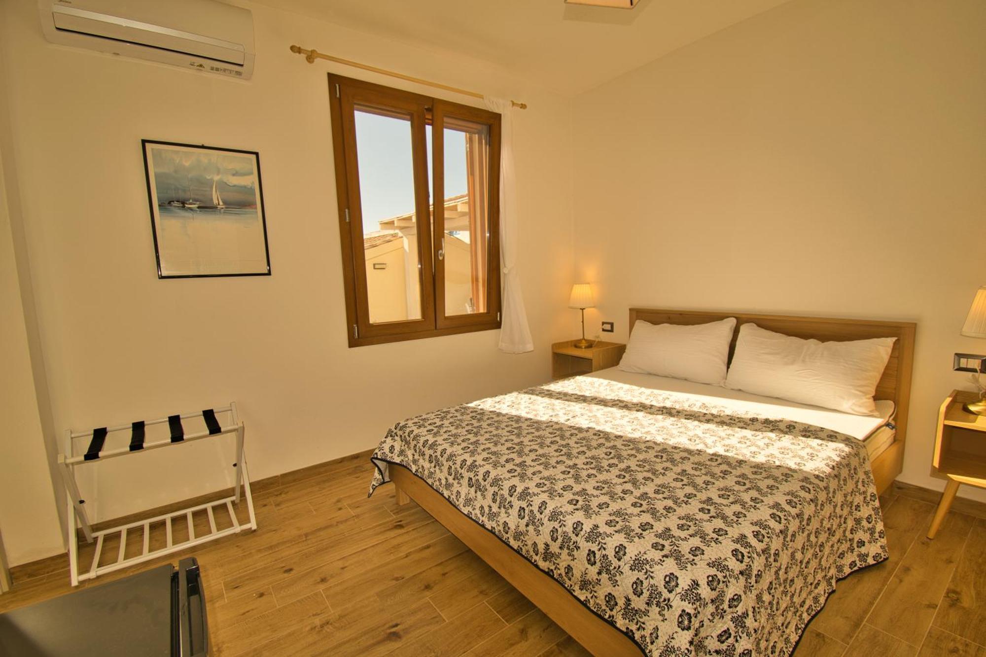 Dommu Livia Otel Lotzorai Dış mekan fotoğraf