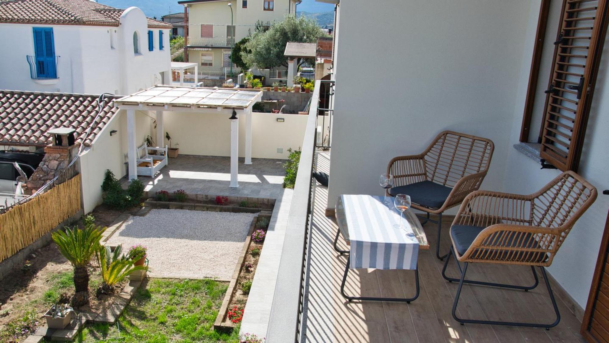 Dommu Livia Otel Lotzorai Dış mekan fotoğraf