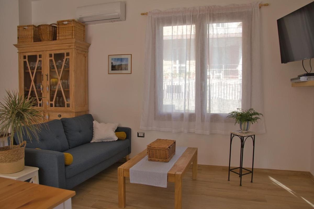 Dommu Livia Otel Lotzorai Dış mekan fotoğraf