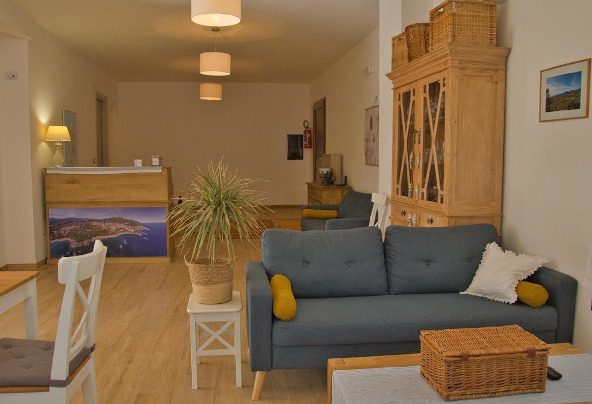 Dommu Livia Otel Lotzorai Dış mekan fotoğraf
