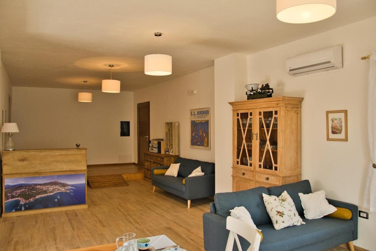 Dommu Livia Otel Lotzorai Dış mekan fotoğraf